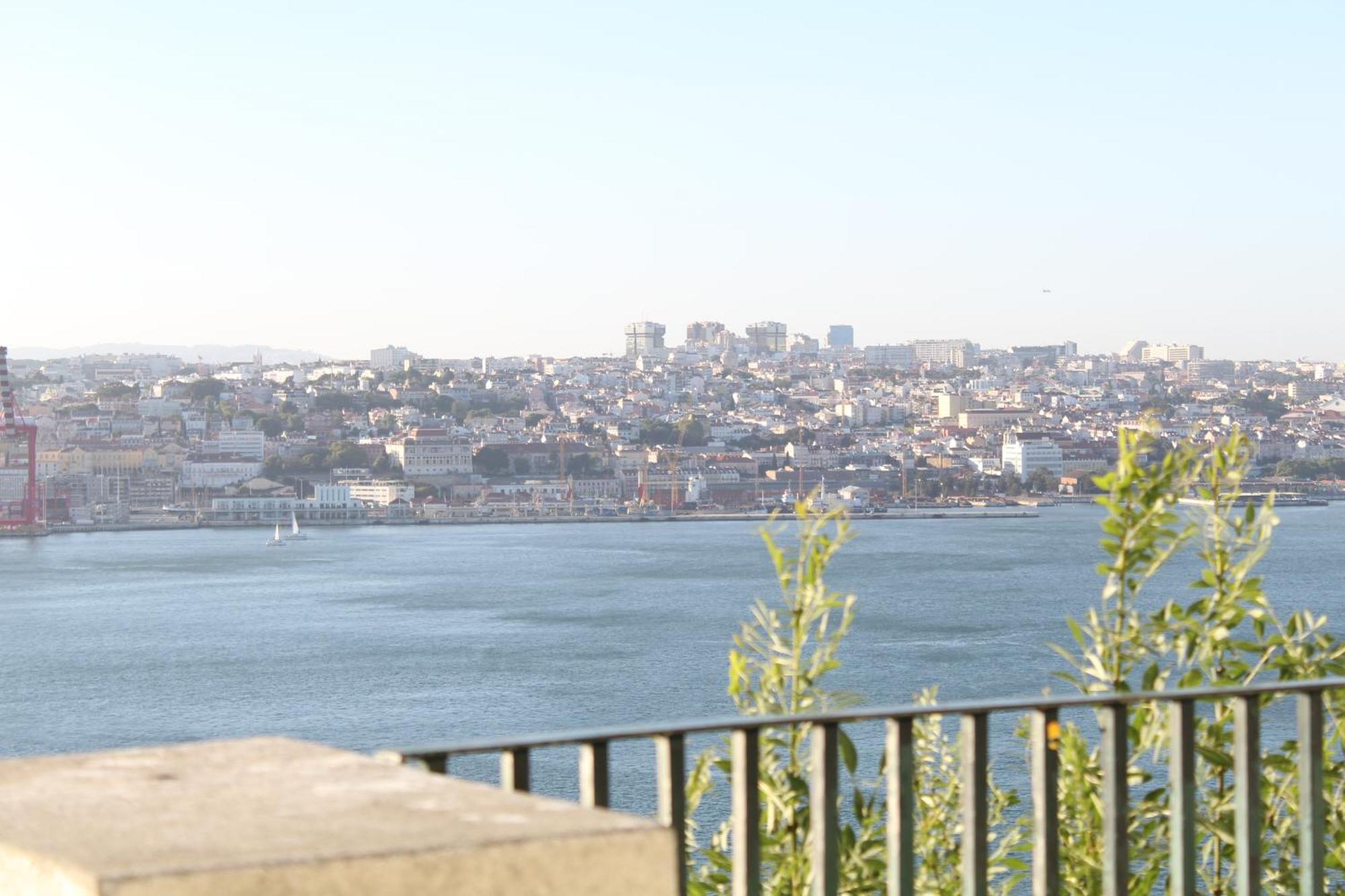 Cantinho Do Tejo Almada Buitenkant foto
